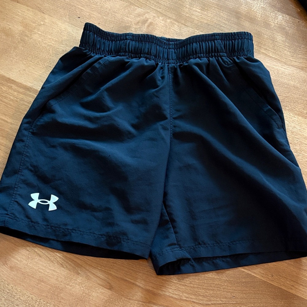Boys Under Armour Black Athletic Shorts Youth XS
